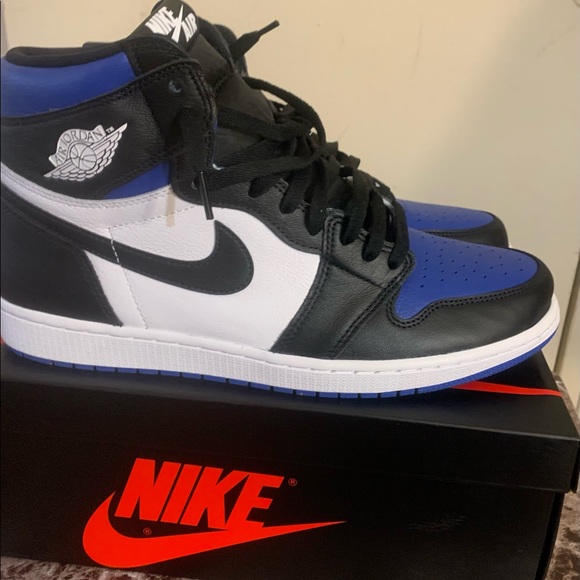 Jordan 1 OG high royal toe/ royal 2.0 ❗️VNDS ❗️ Negotiable!!!!! - Picture 4 of 12